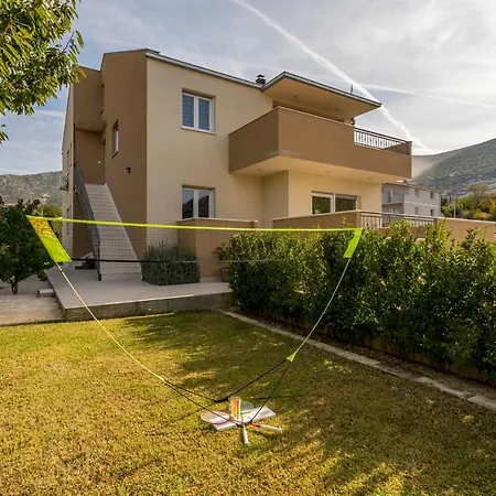 Вилла Beata - Pool & View Klis