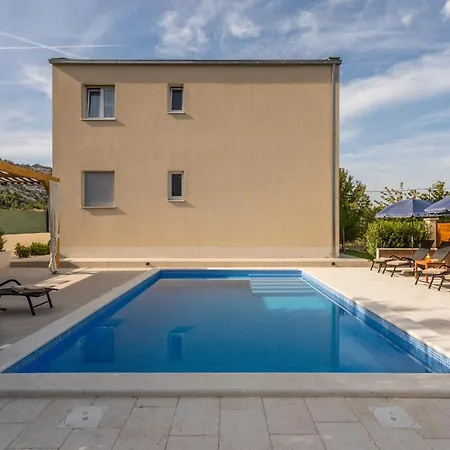 Beata - Pool & View Вилла Klis